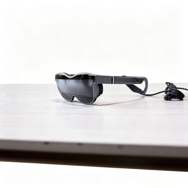 Des lunettes intelligentes VR à résolution immersive 1080P avec affichage monté sur la tête à 70 ° FOV et à connectivité USB-C